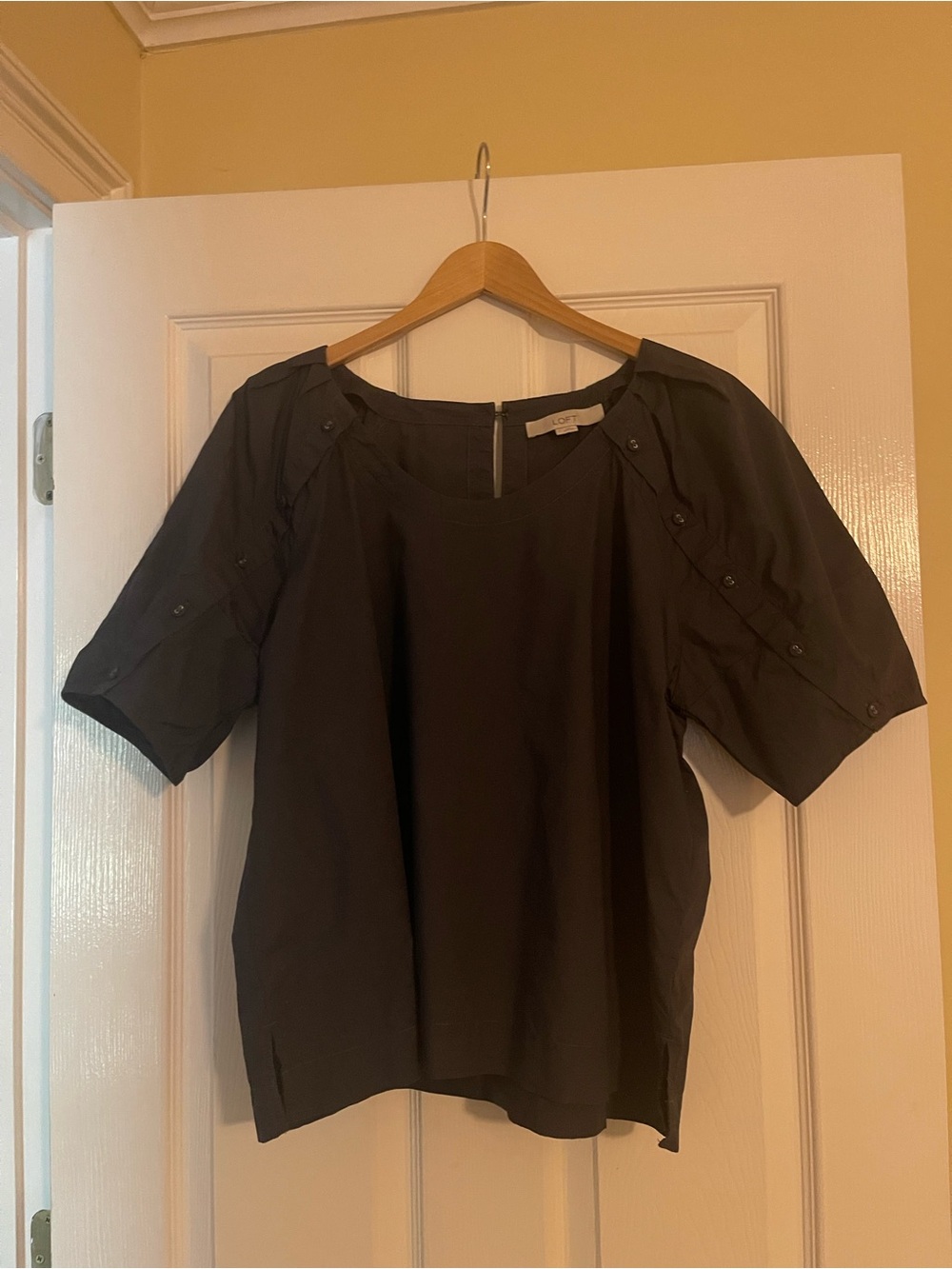 LOFT Gray Short Puff-Sleeve Blouse